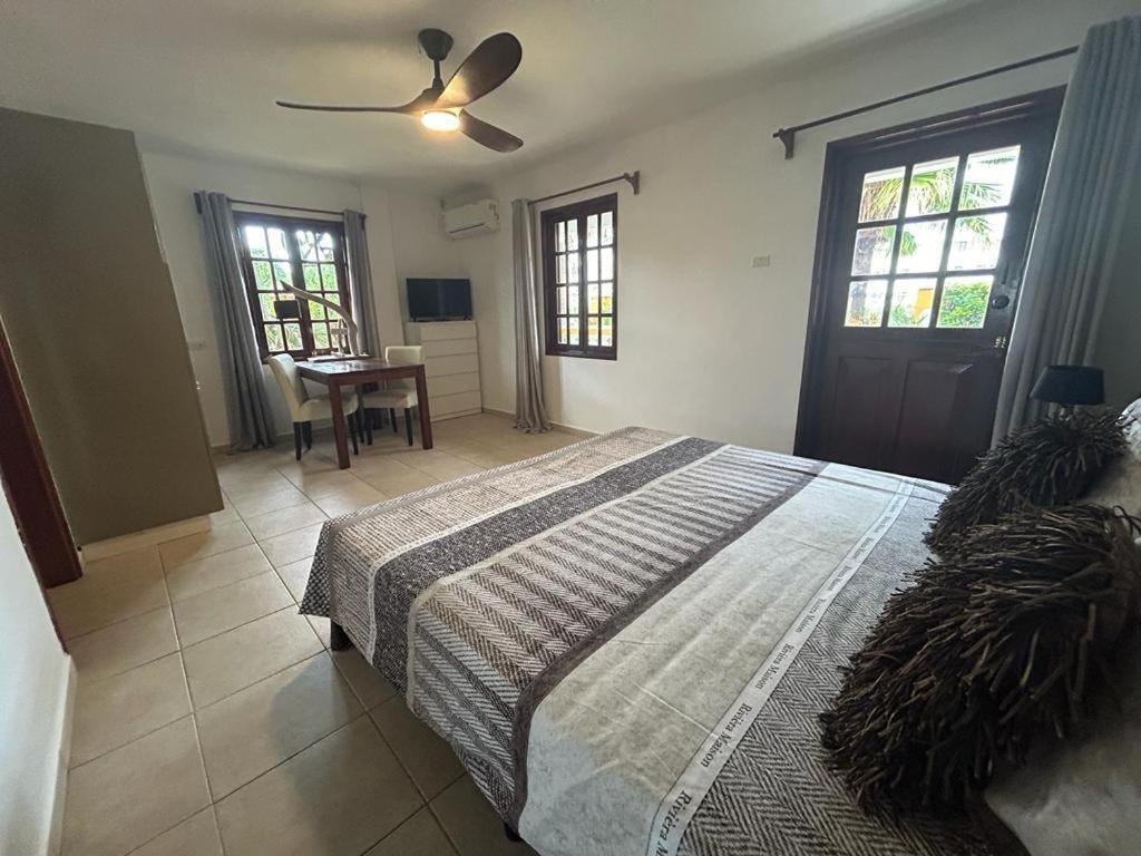 Landhuis Belnem Bonaire คราเลนไดค์ ภายนอก รูปภาพ